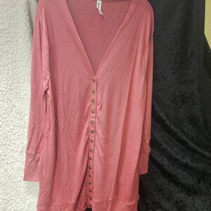 Zenana Outfitters 3X Long Sleeve Snap front closure cozy sweater, long, mauve